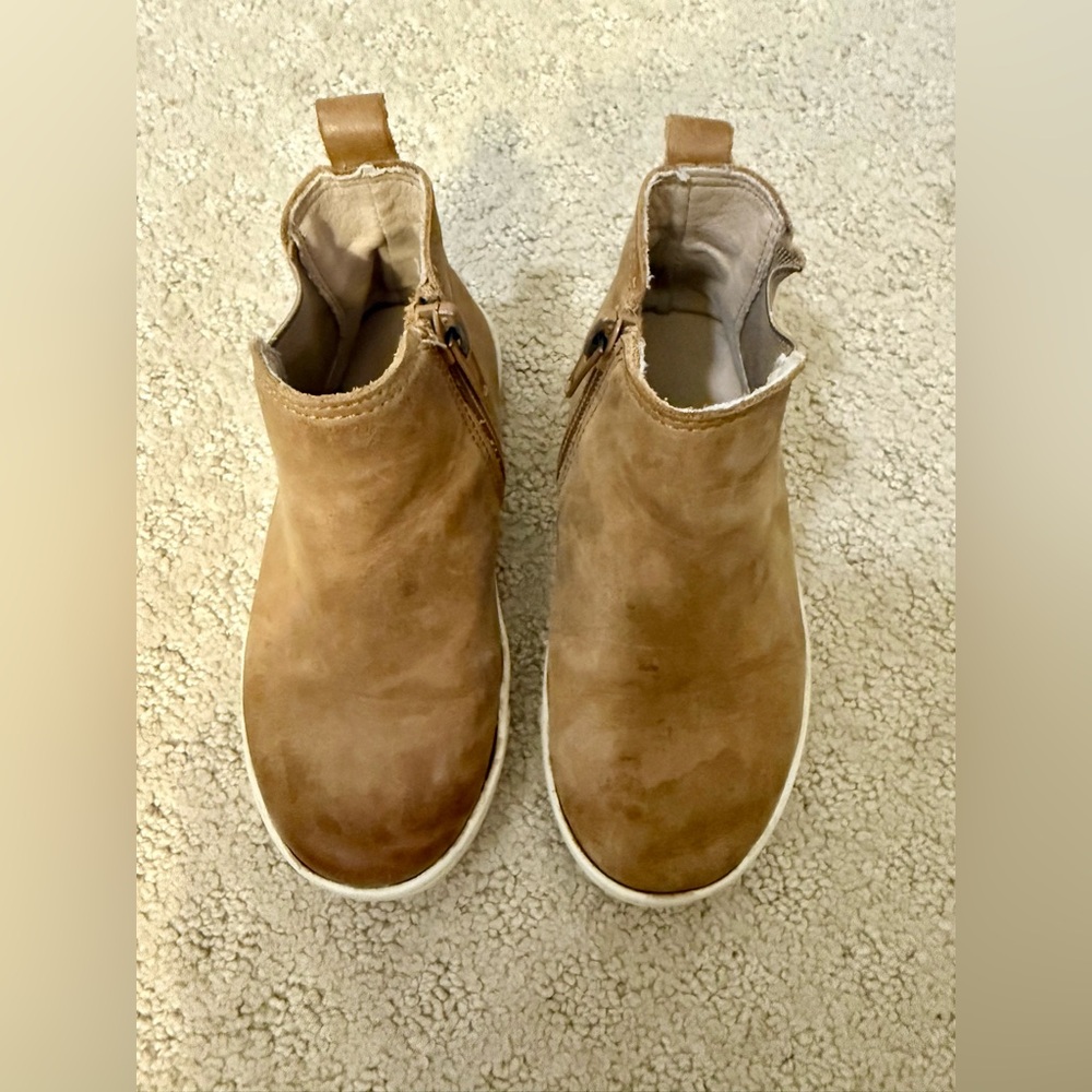 Consciously Baby Leather Toddler Boots, toddler size 8 unisex